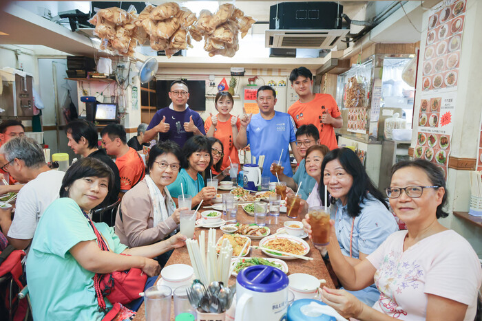 九龍城素有「小潮州」及「小泰國」之稱，導賞團特別探討區內潮泰文化的歷史淵源與融合發展，提升公眾對龍城地區文化特色的認識。